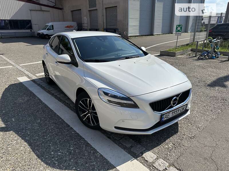 Volvo V40 (2017)