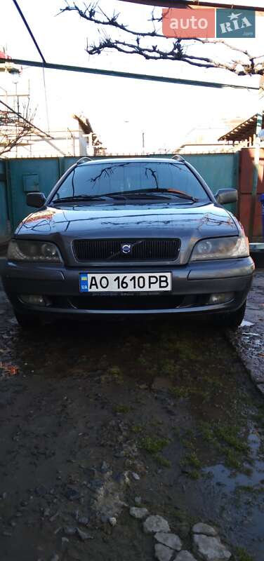 Volvo V40 (2001)