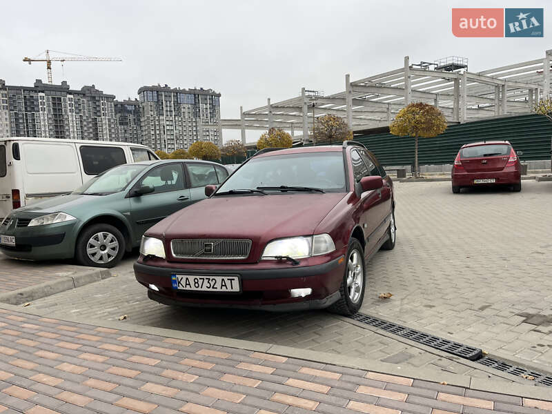 Volvo V40 (1997)