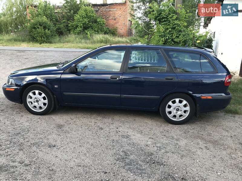 Volvo V40 (2003)