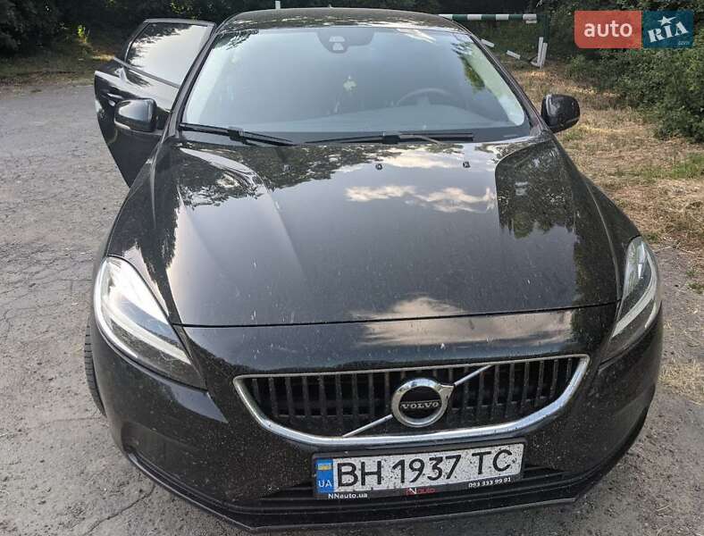 Volvo V40 (2019)