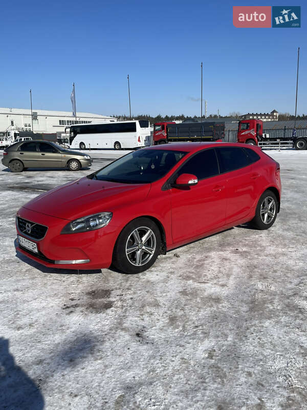 Volvo V40 (2013)