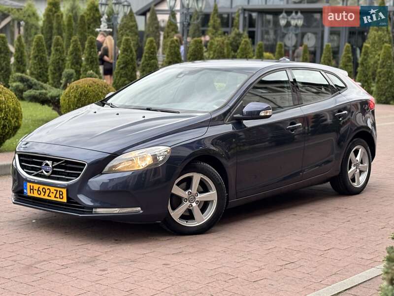 Volvo V40 (2013)