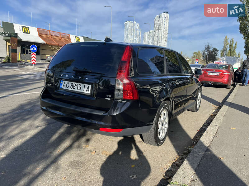 Volvo V50 (2009)
