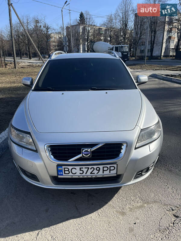 Volvo V50 (2008)