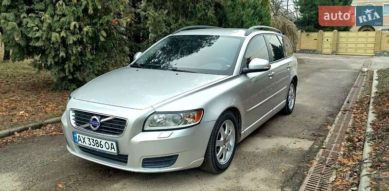 Volvo V50 (2010)