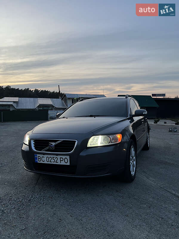 Volvo V50 (2008)