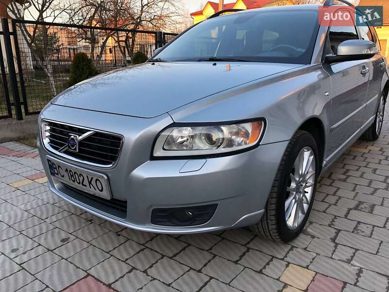 Volvo V50 (2008)