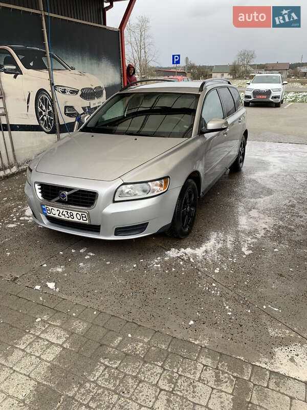 Volvo V50 (2008)