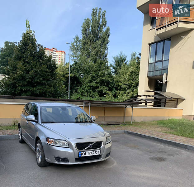 Volvo V50 (2009)