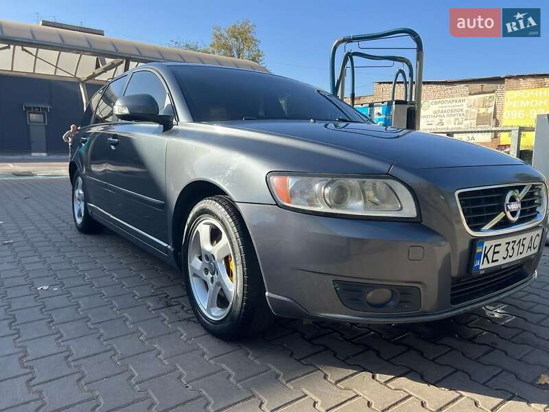 Volvo V50 (2010)