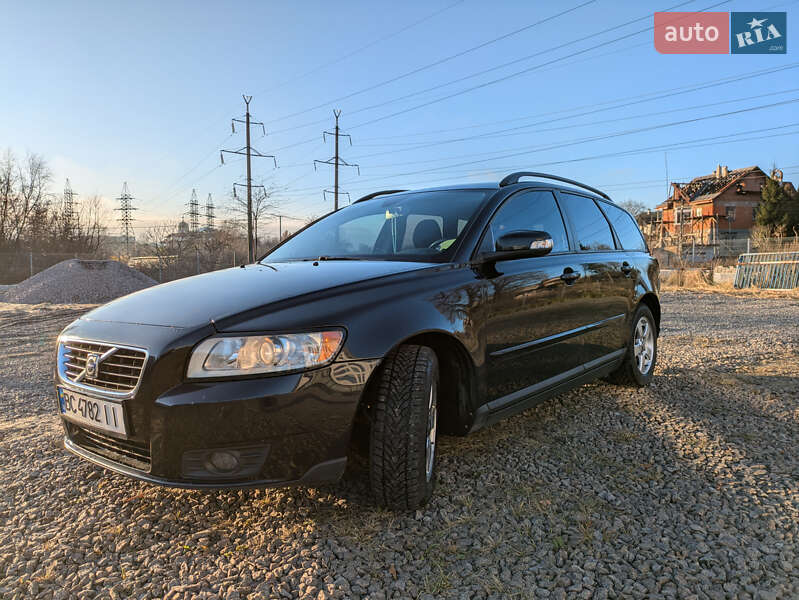 Volvo V50 (2008)