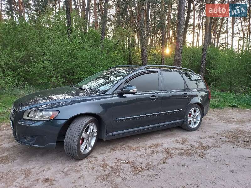 Volvo V50 (2010)