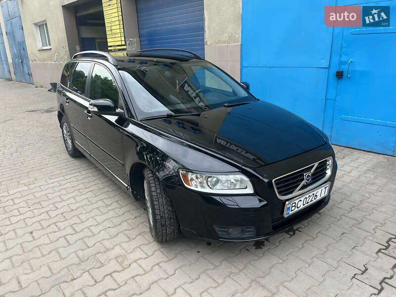 Volvo V50 (2008)
