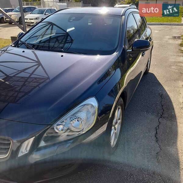 Volvo V60 (2011)
