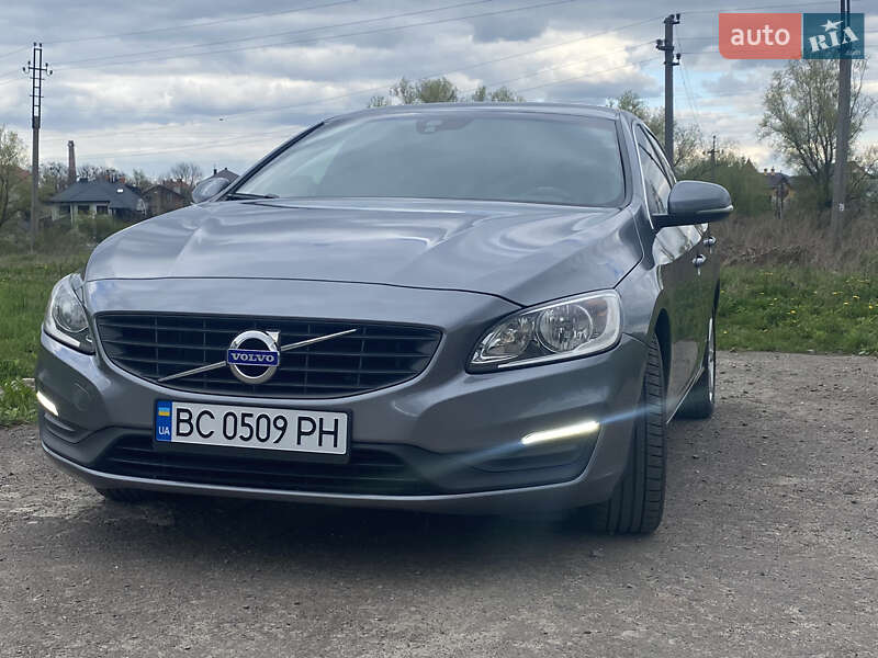 Volvo V60 (2015)