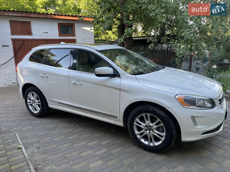 Volvo Xc60 (2015)