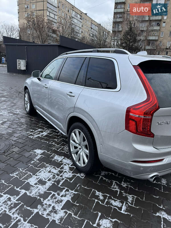 Volvo Xc90 (2016)
