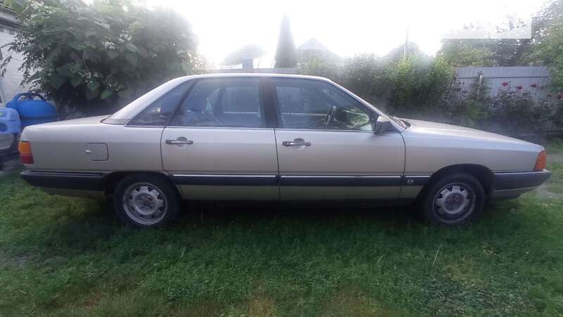 Audi 100 (1988)