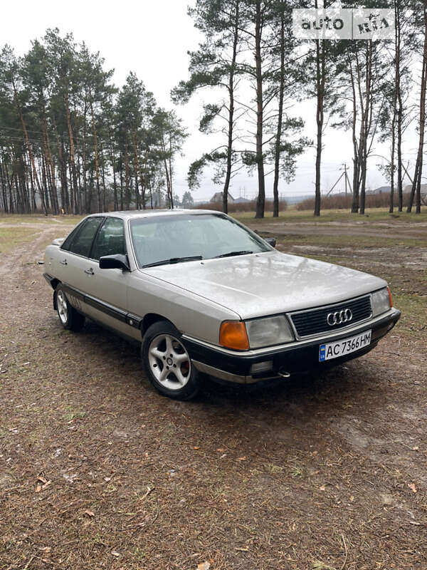 Audi 100 (1987)
