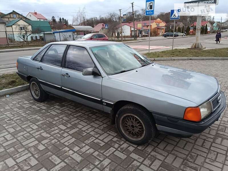 Audi 100 (1986)
