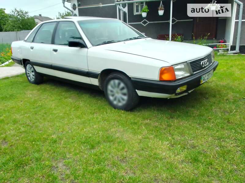 Audi 100 (1988)
