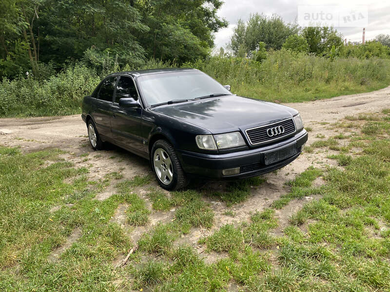 Audi 100 (1992)