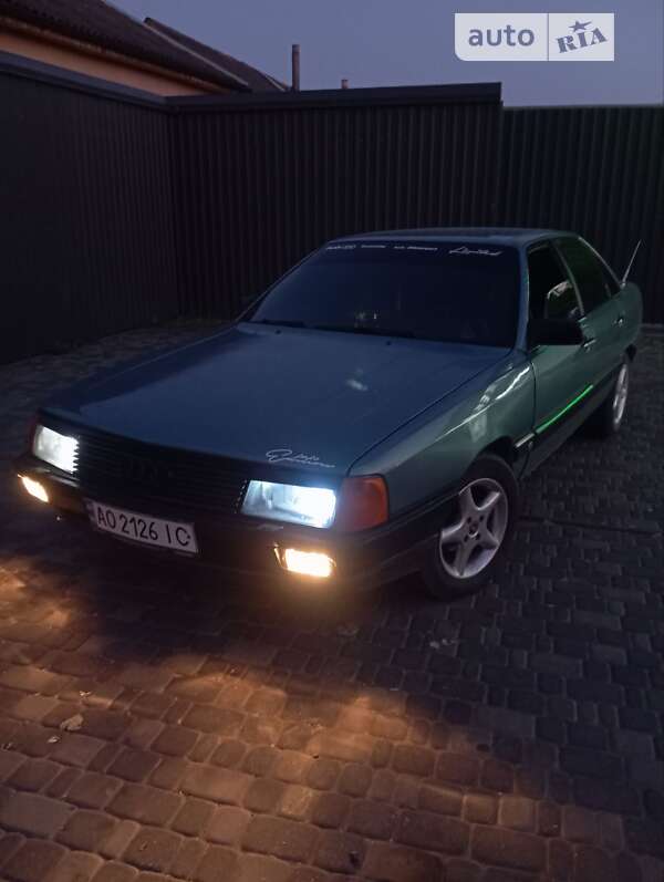 Audi 100 (1986)