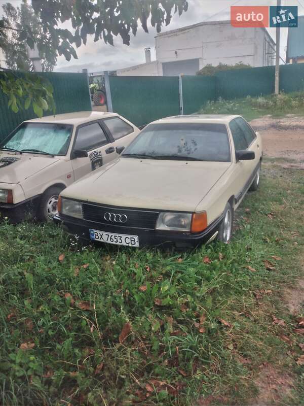 Audi 100 (1983)