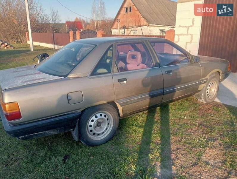 Audi 100 (1990)