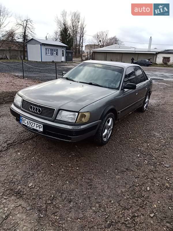 Audi 100 (1992)