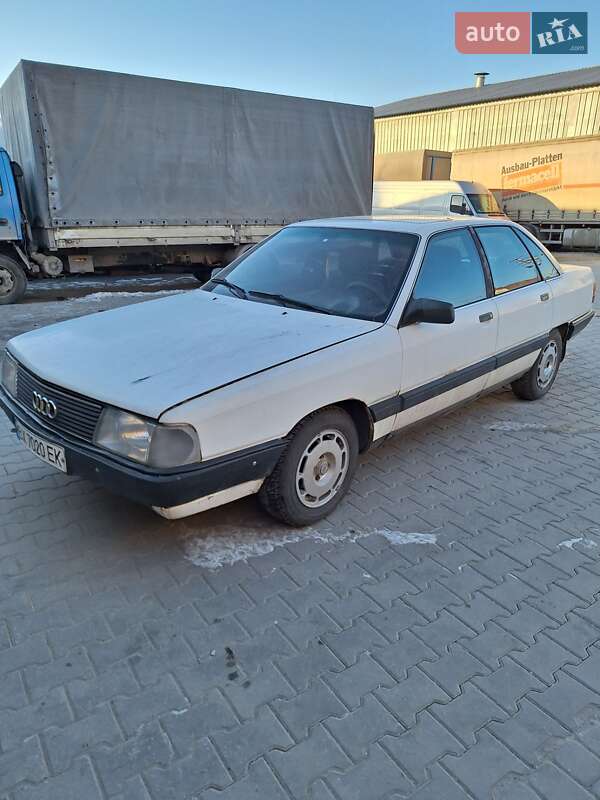 Audi 100 (1988)