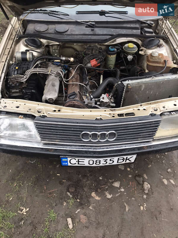 Audi 100 (1985)