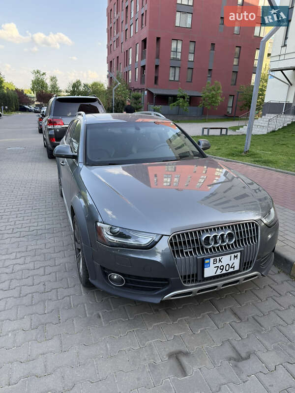 Audi A4 allroad (2015)