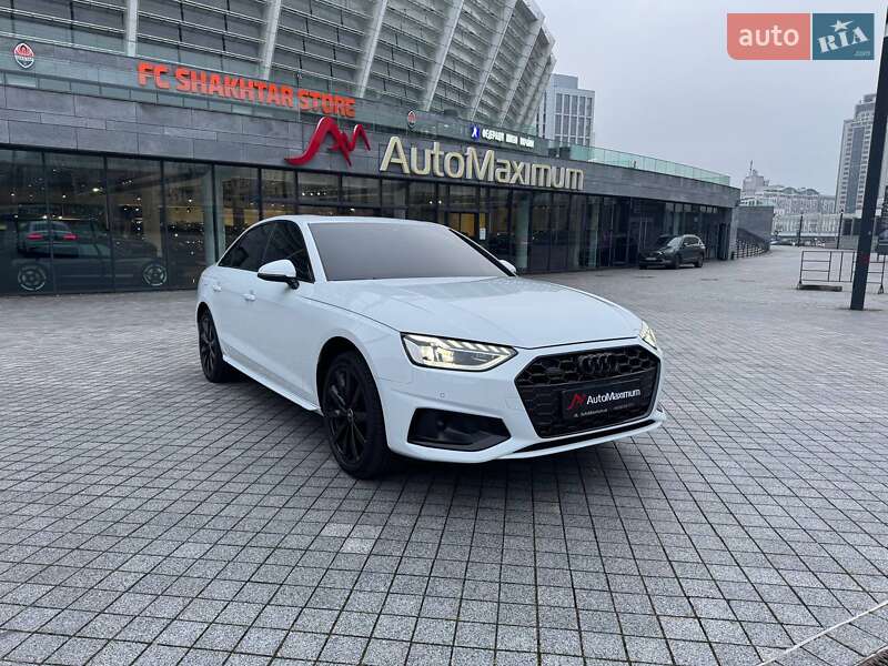 Audi A4 (2022)