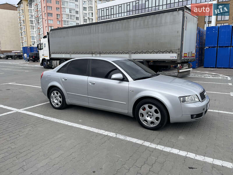 Audi A4 (2003)