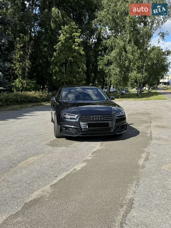 Audi A4 (2017)