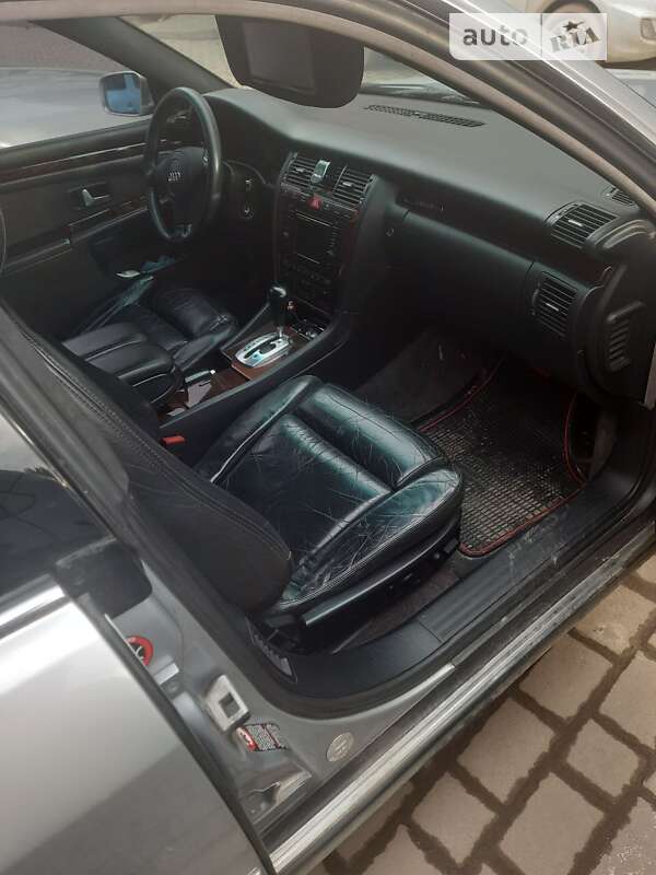 Audi A8 (1998)