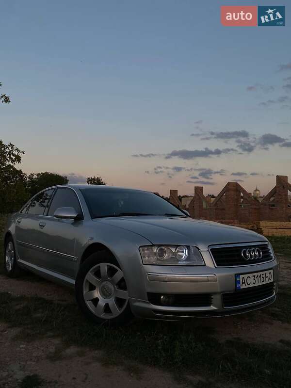 Audi A8 (2004)