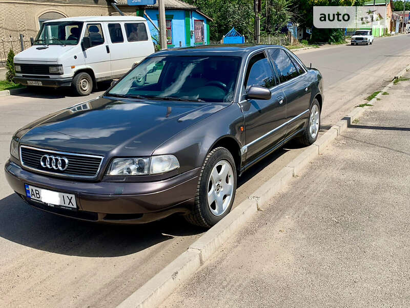 Audi A8 (1996)