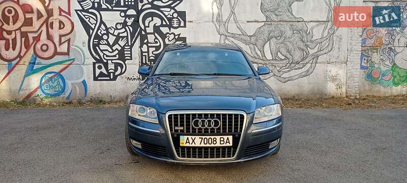Audi A8 (2004)