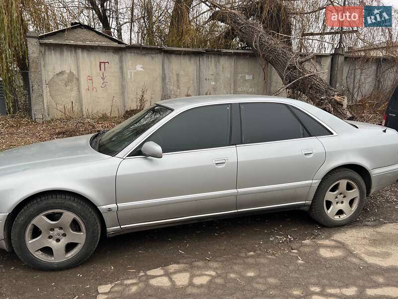 Audi A8 (1997)