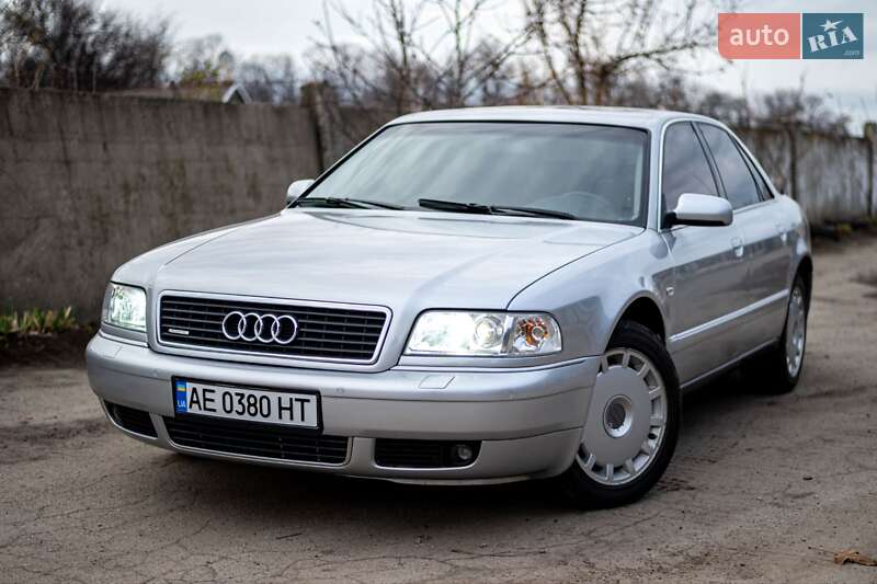 Audi A8 (1999)