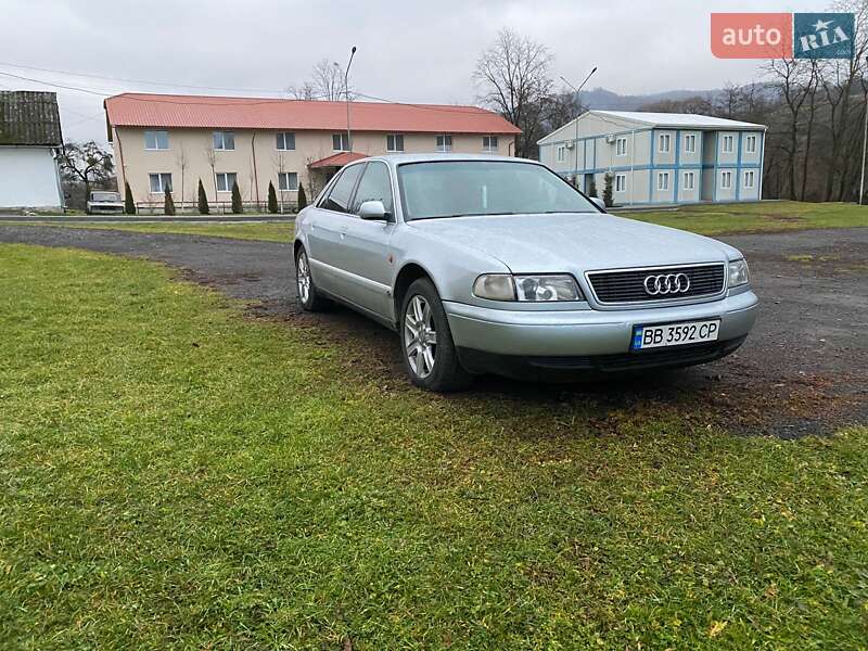 Audi A8 (1996)