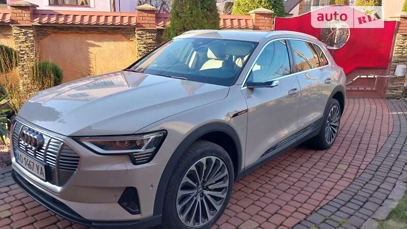 Audi E-tron (2019)