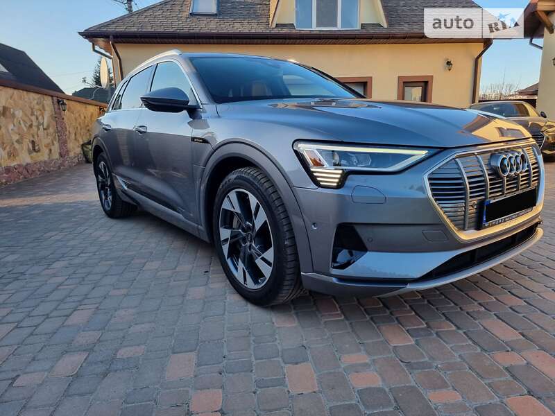 Audi E-tron (2022)
