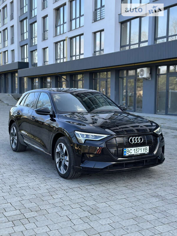 Audi E-tron (2019)