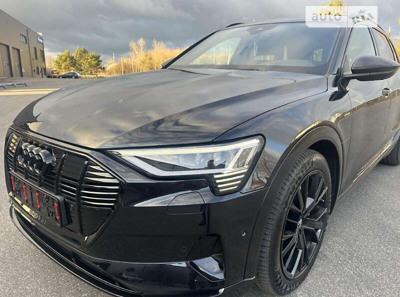 Audi E-tron (2019)