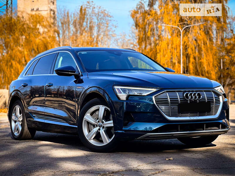 Audi E-tron (2019)