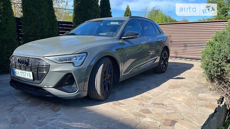 Audi E-tron (2021)